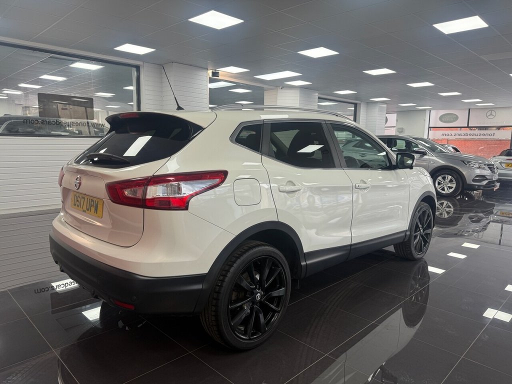 Used Nissan Qashqai 2017 for sale - 78044832: Photo 2