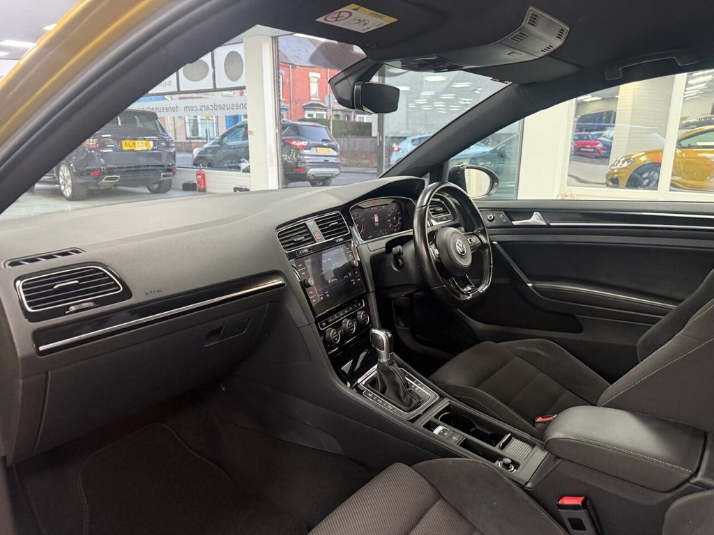 Used Volkswagen Golf 2018 for sale - 76776639: Photo 12