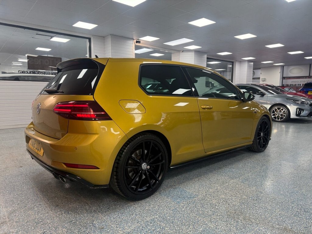 Used Volkswagen Golf 2018 for sale - 76776639: Photo 2