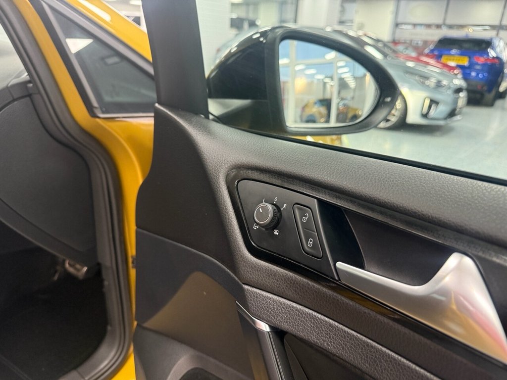 Used Volkswagen Golf 2018 for sale - 76776639: Photo 27