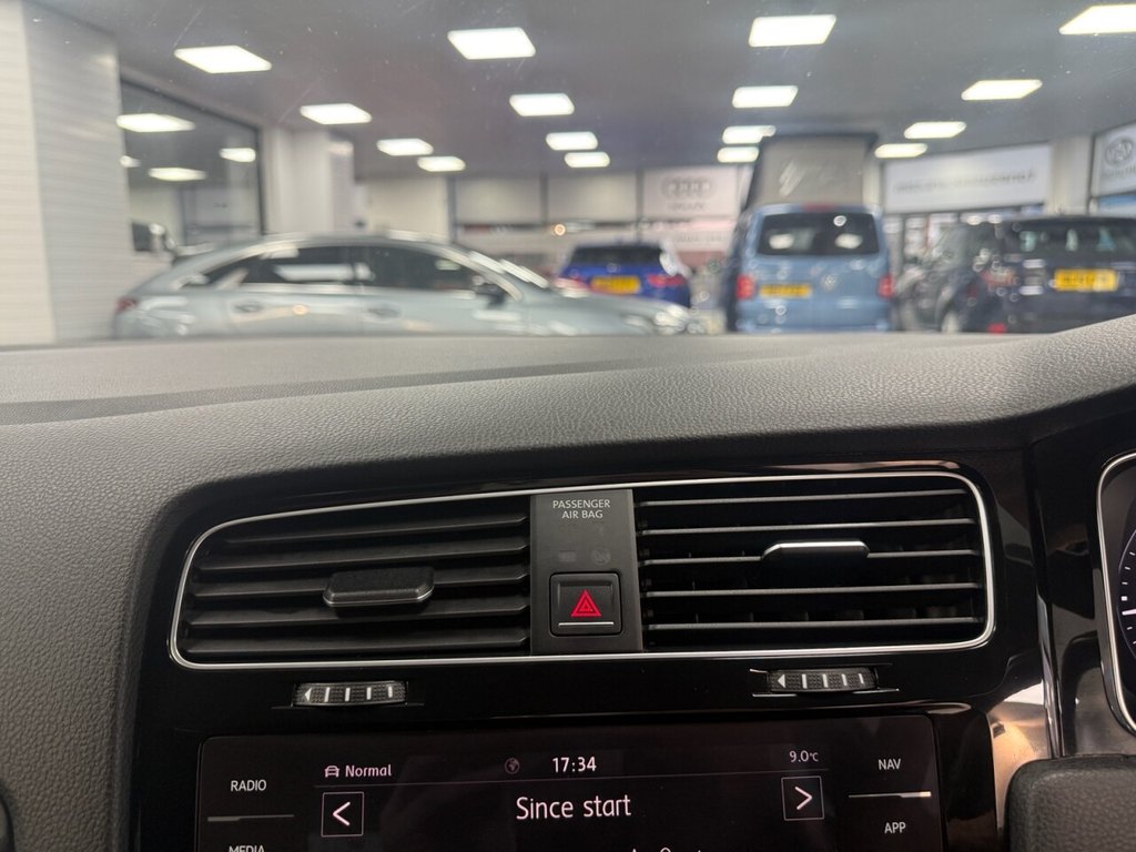 Used Volkswagen Golf 2018 for sale - 76776639: Photo 42