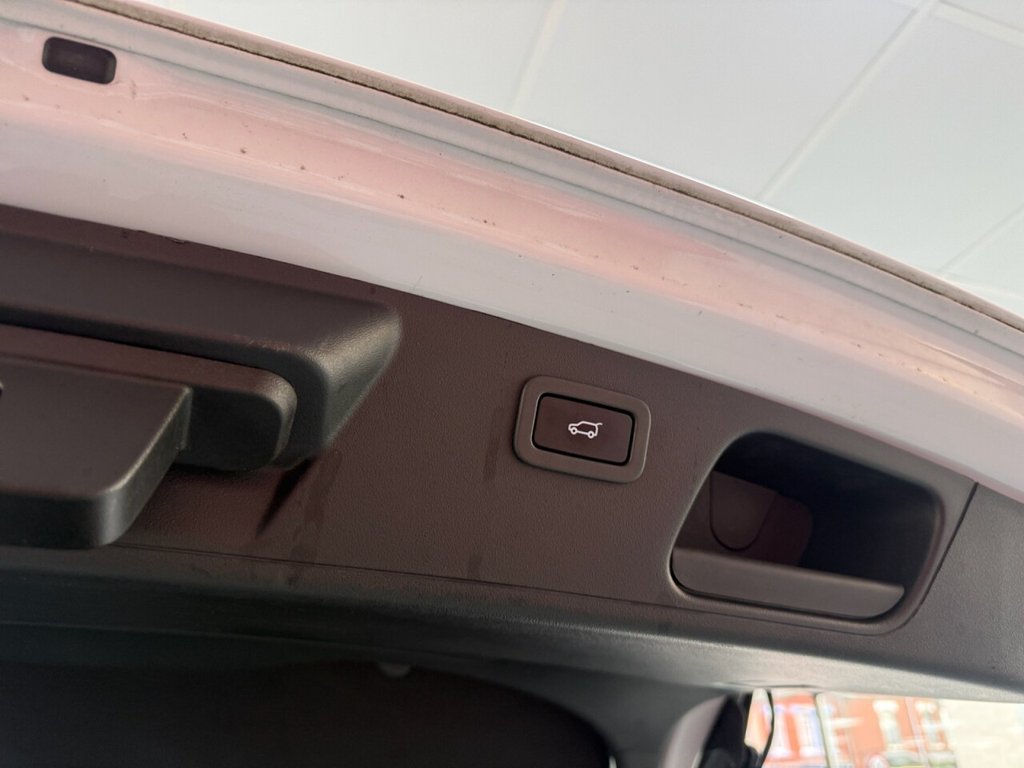 Used Jaguar E-Pace 2020 for sale - 76776591: Photo 12