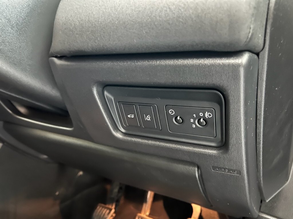 Used Land Rover Discovery Sport 2017 for sale - 77241536: Photo 23