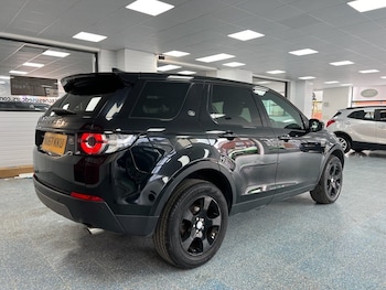 Used Land Rover Discovery Sport 2017 for sale - 77241536: Photo