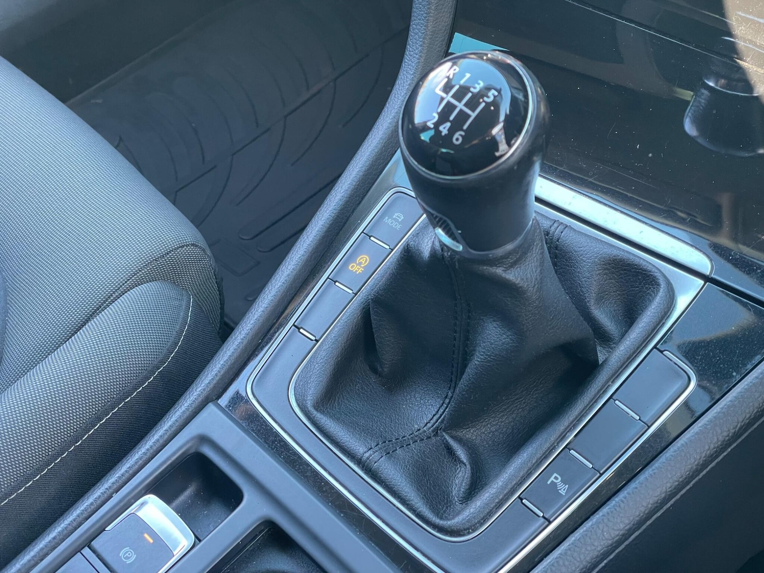 Used Volkswagen Golf 2014 for sale - 76377993: Photo 21