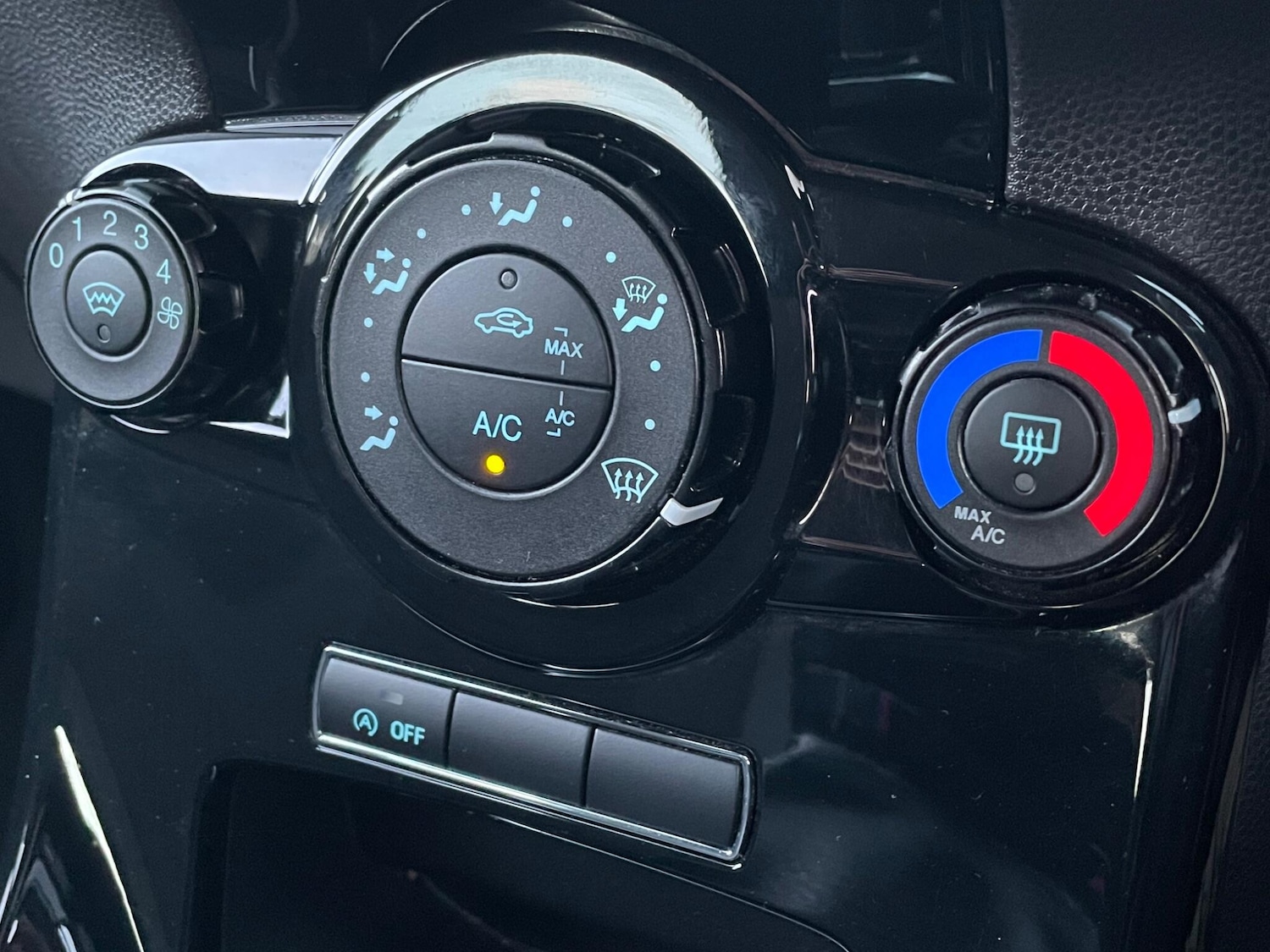 Used Ford Fiesta 2014 for sale - 77067120: Photo 19