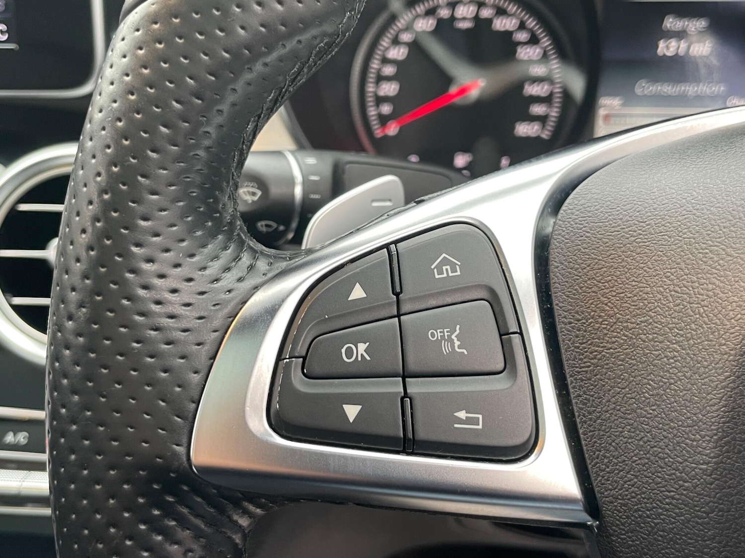 Used Mercedes-Benz C Class 2014 for sale - 76513158: Photo 24