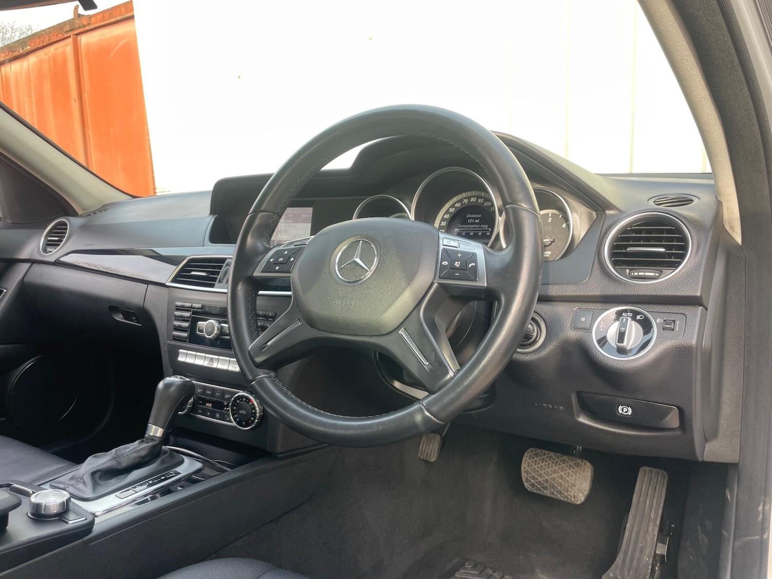 Used Mercedes-Benz C Class 2012 for sale - 77768807: Photo 10