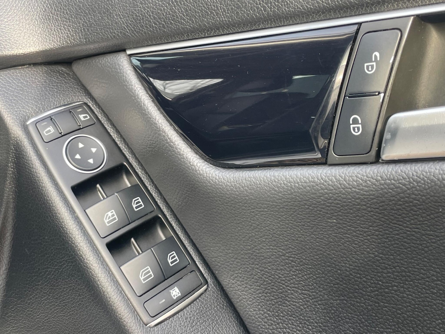 Used Mercedes-Benz C Class 2012 for sale - 77768807: Photo 23