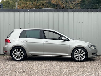 Used Volkswagen Golf 2017 for sale - 76993564: Photo