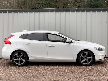 Used Volvo V40 2014 for sale - 77144195: Photo