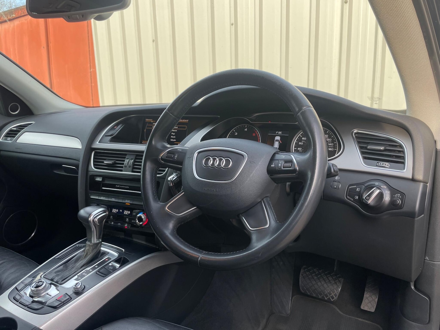 Used Audi A4 2014 for sale - 78047237: Photo 10