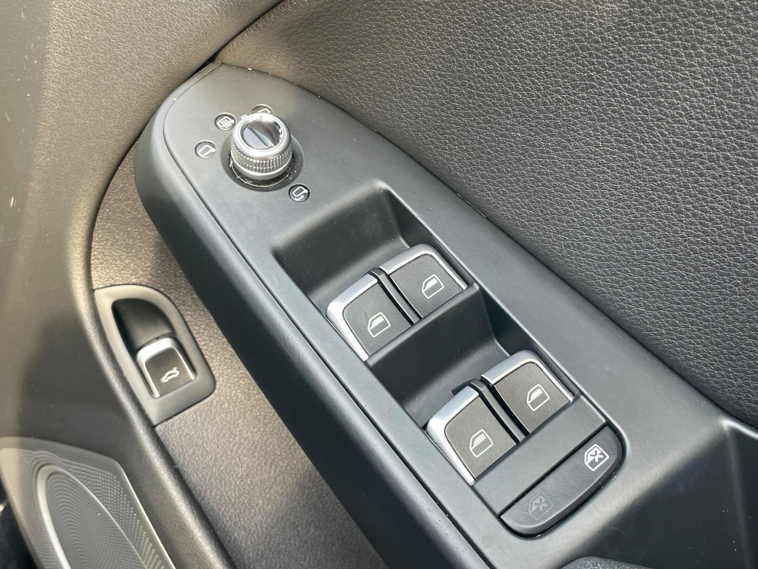 Used Audi A4 2014 for sale - 78047237: Photo 28