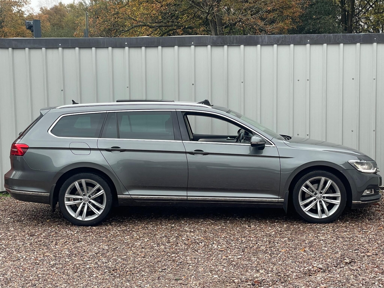 Used Volkswagen Passat for sale - 76993894: Photo 4