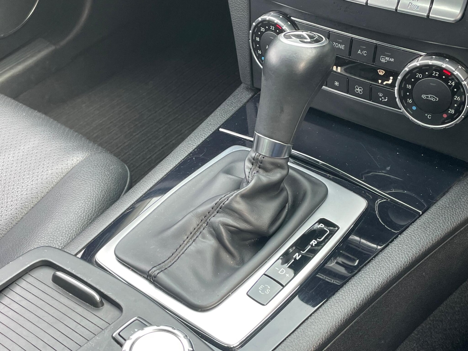 Used Mercedes-Benz C Class 2014 for sale - 77215558: Photo 22