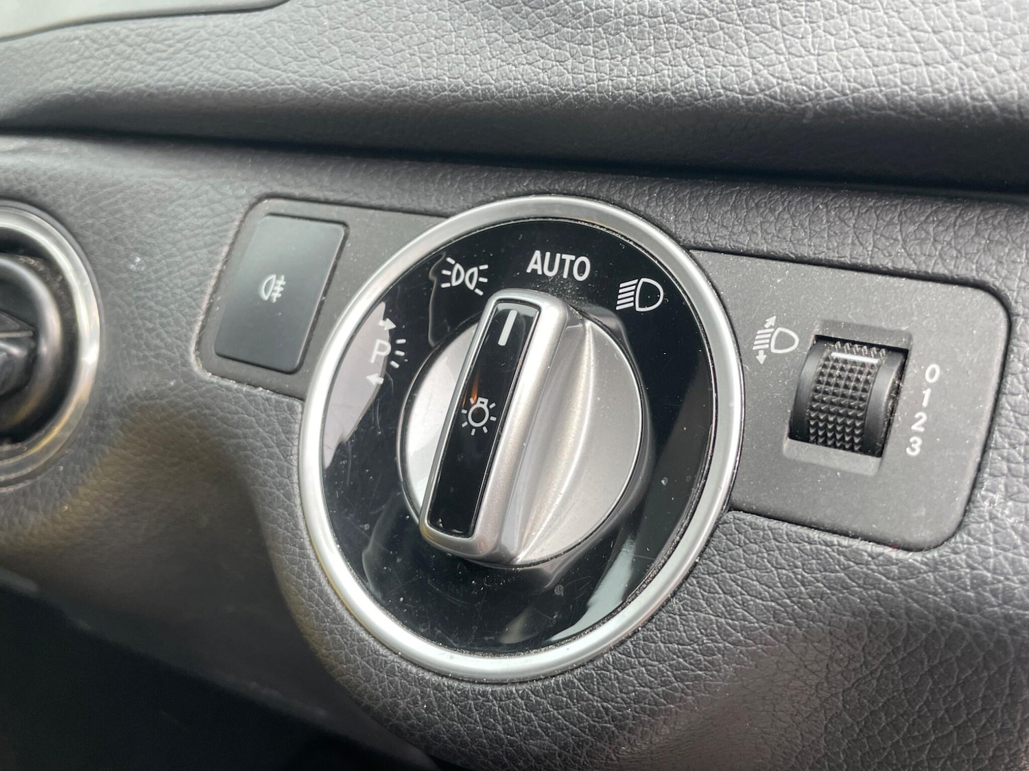 Used Mercedes-Benz C Class 2014 for sale - 77215558: Photo 27