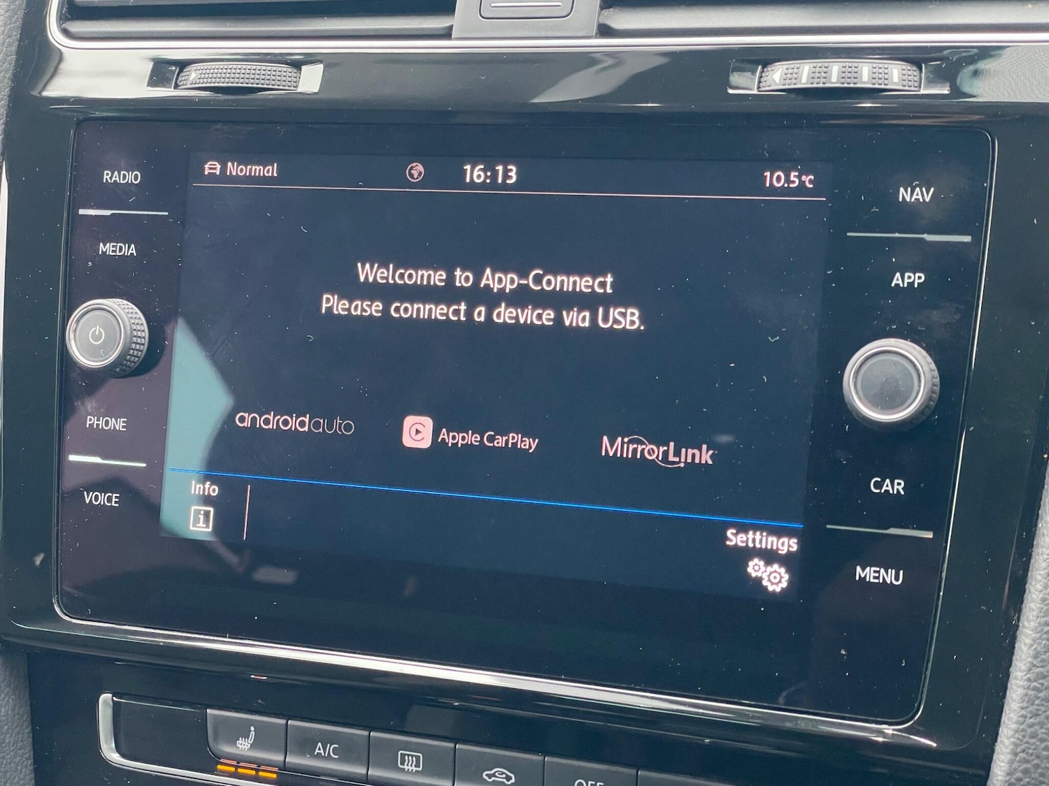 Used Volkswagen Golf 2017 for sale - 76283574: Photo 18