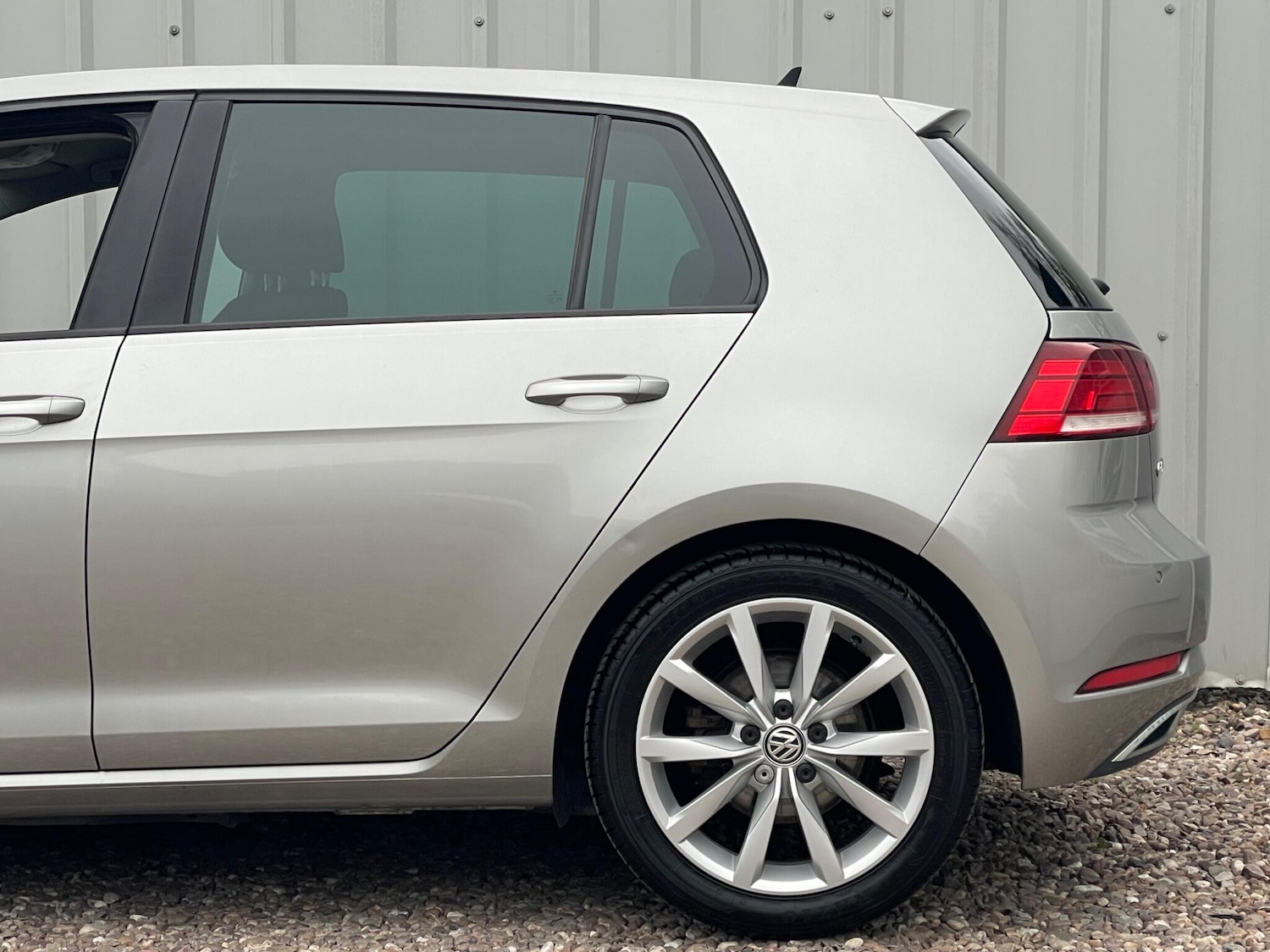 Used Volkswagen Golf 2017 for sale - 76283574: Photo 35