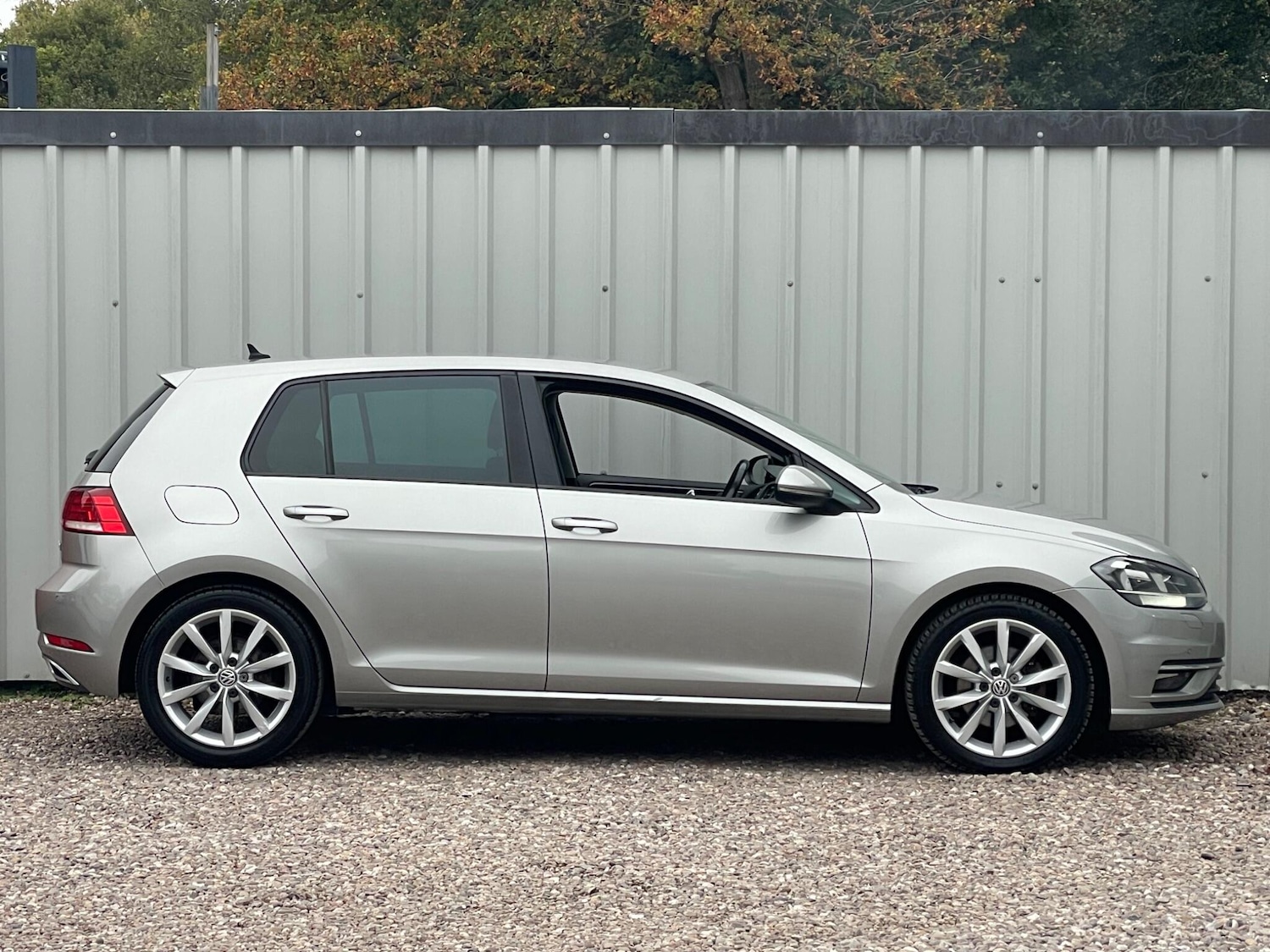 Used Volkswagen Golf 2017 for sale - 76283574: Photo 4