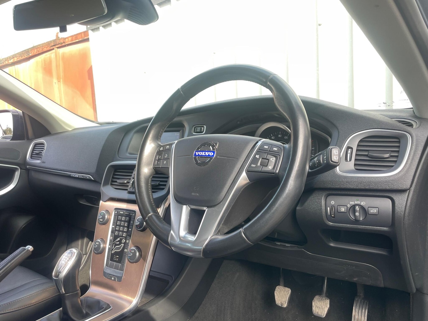 Used Volvo V40 2014 for sale - 77696076: Photo 10