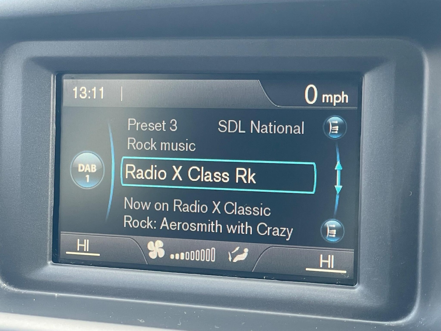 Used Volvo V40 2014 for sale - 77696076: Photo 17