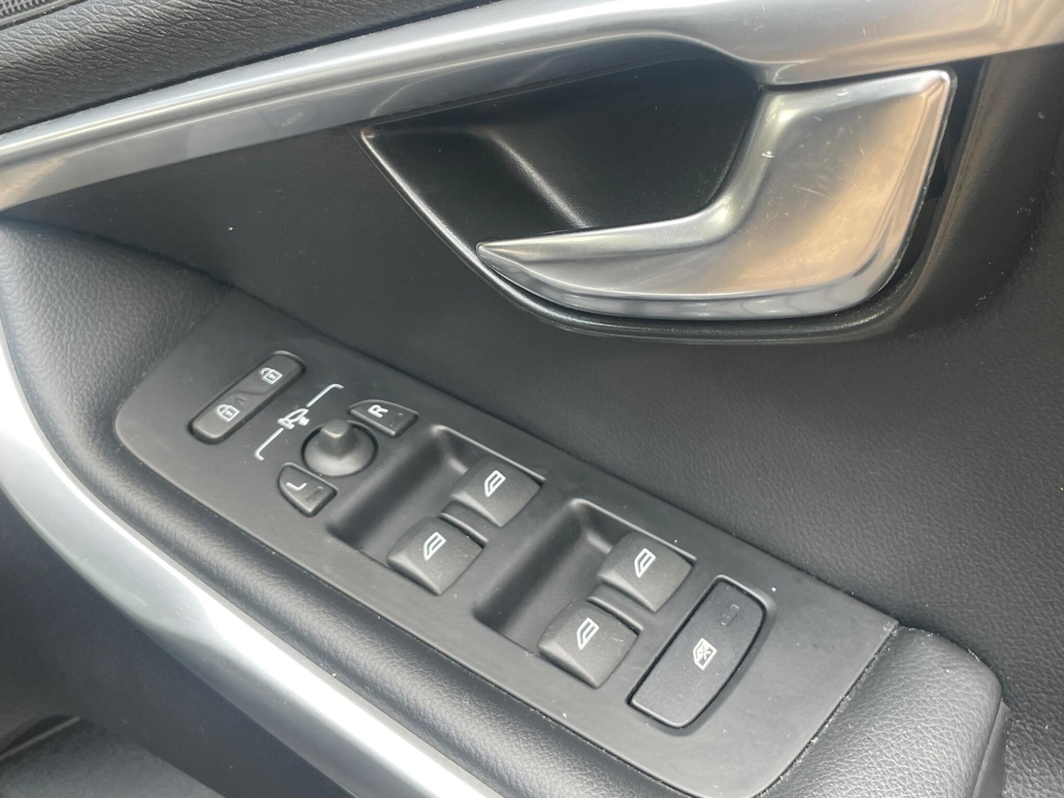 Used Volvo V40 2014 for sale - 77696076: Photo 22