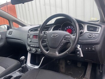 Used Kia Ceed 2017 for sale - 77478619: Photo