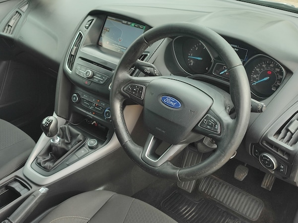 Used Ford Focus 2015 for sale - 76142678: Photo 13