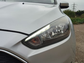 Used Ford Focus 2015 for sale - 76142678: Photo 3