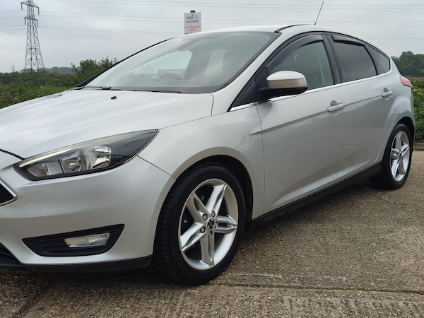 Used Ford Focus 2015 for sale - 76142678: Photo 4