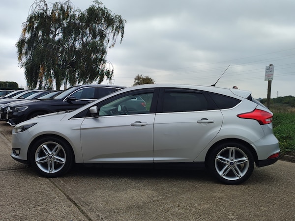 Used Ford Focus 2015 for sale - 76142678: Photo 5