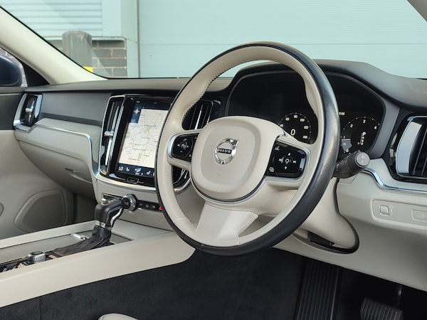 Used Volvo V60 2018 for sale - 74613807: Photo 15