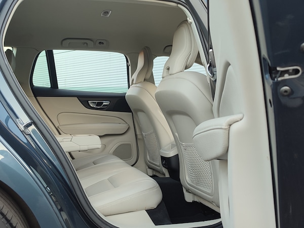 Used Volvo V60 2018 for sale - 74613807: Photo 17