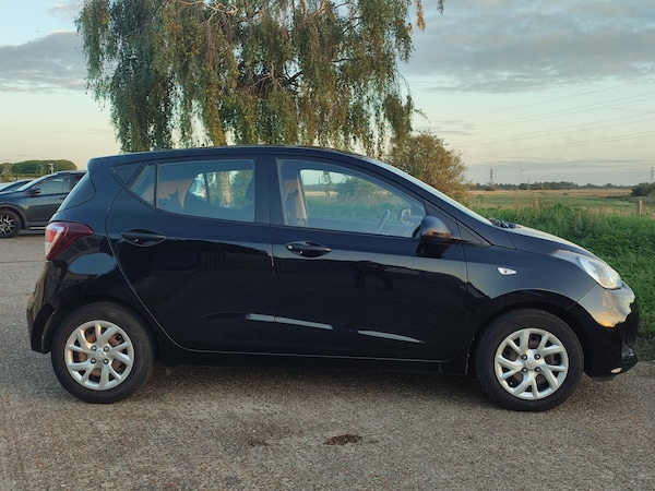 Used Hyundai i10 2017 for sale - 76038556: Photo 11
