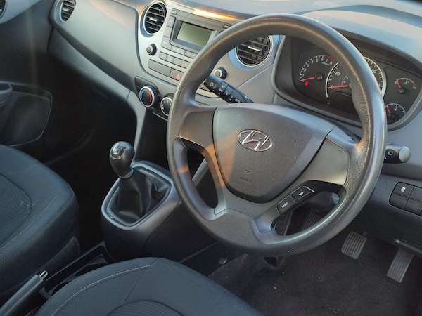 Used Hyundai i10 2017 for sale - 76038556: Photo 13