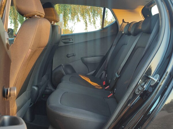 Used Hyundai i10 2017 for sale - 76038556: Photo 15