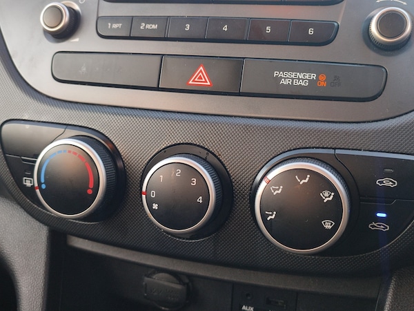 Used Hyundai i10 2017 for sale - 76038556: Photo 18