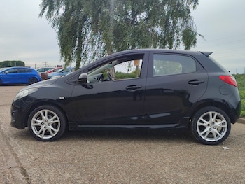 Used Mazda Mazda2 2010 for sale - 75932000: Photo