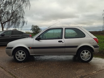 Used Ford Fiesta 2002 for sale - 76749041: Photo