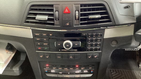 Used Mercedes-Benz E-Class 2010 for sale - 76237356: Photo 11