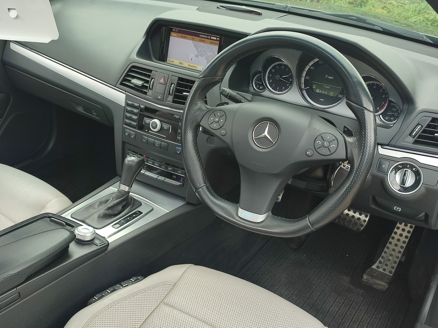 Used Mercedes-Benz E Class 2010 for sale - 76237356: Photo 17