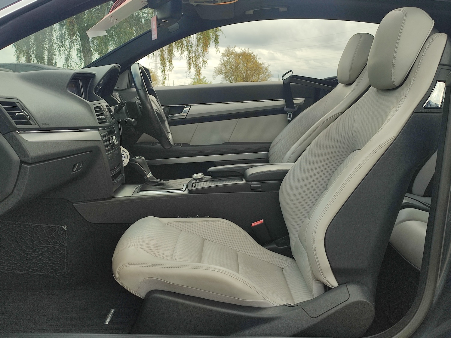 Used Mercedes-Benz E Class 2010 for sale - 76237356: Photo 19