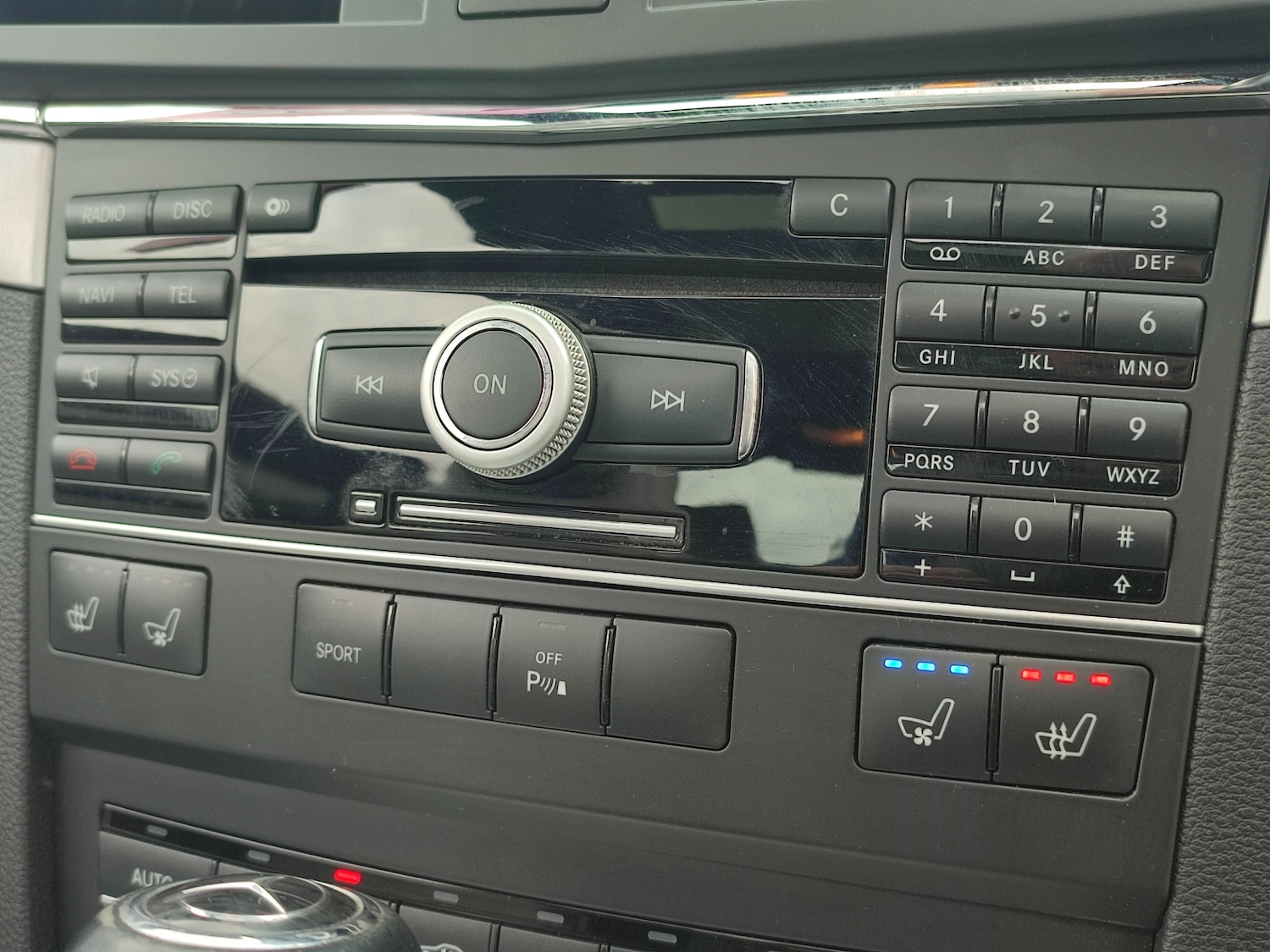 Used Mercedes-Benz E Class 2010 for sale - 76237356: Photo 27