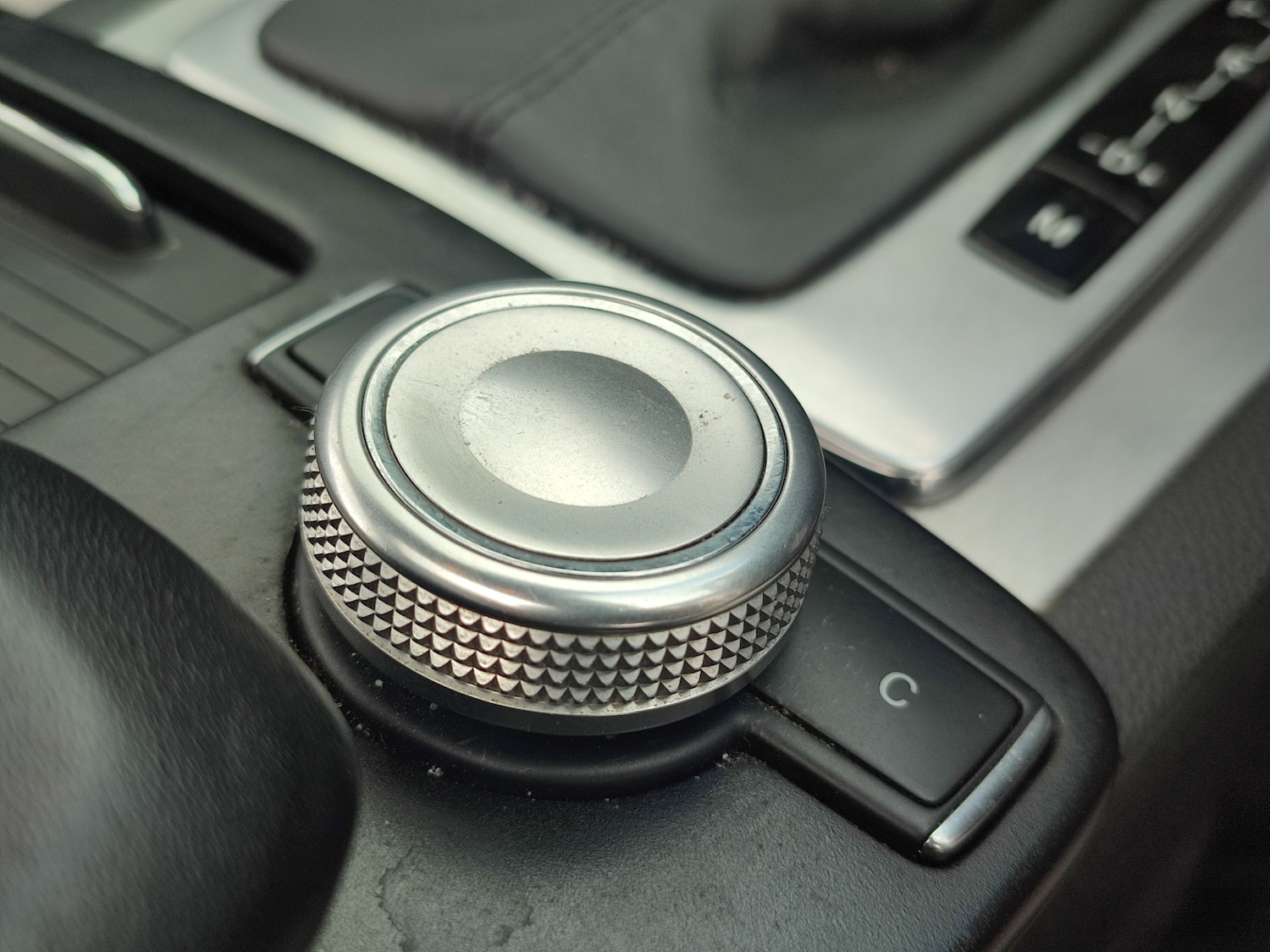 Used Mercedes-Benz E Class 2010 for sale - 76237356: Photo 31