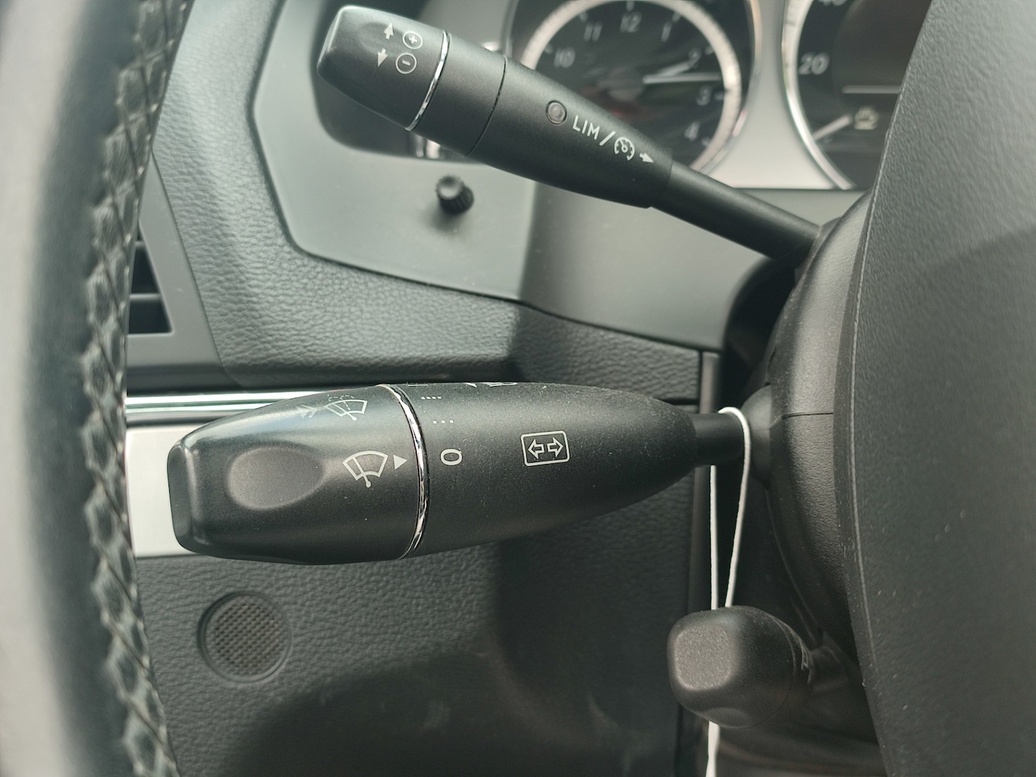 Used Mercedes-Benz E Class 2010 for sale - 76237356: Photo 33