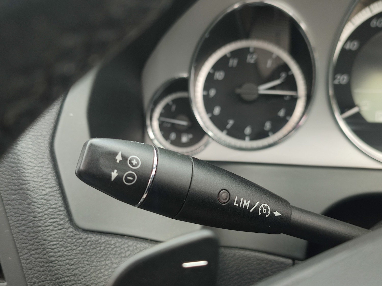 Used Mercedes-Benz E Class 2010 for sale - 76237356: Photo 34