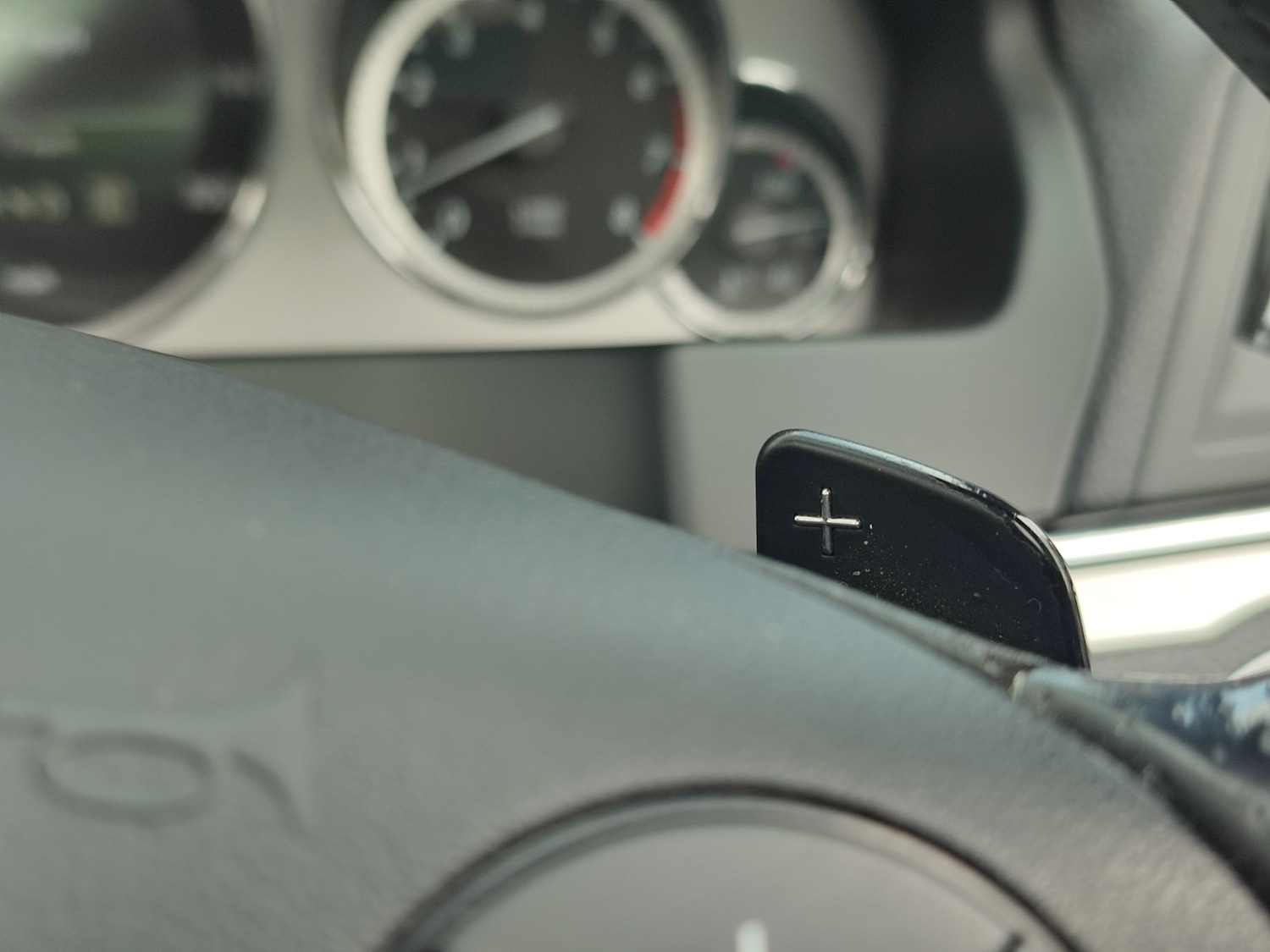 Used Mercedes-Benz E Class 2010 for sale - 76237356: Photo 35