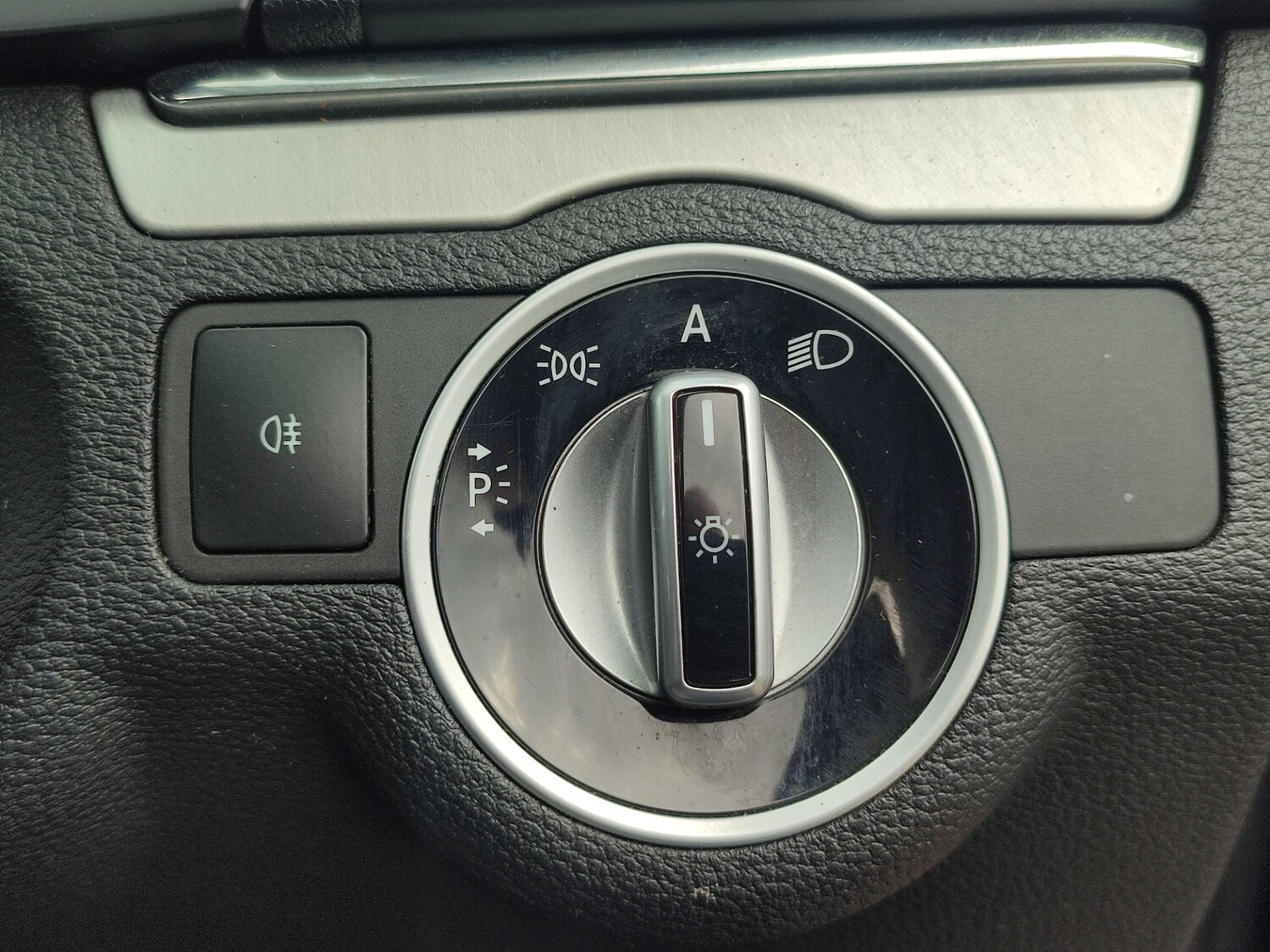 Used Mercedes-Benz E Class 2010 for sale - 76237356: Photo 36