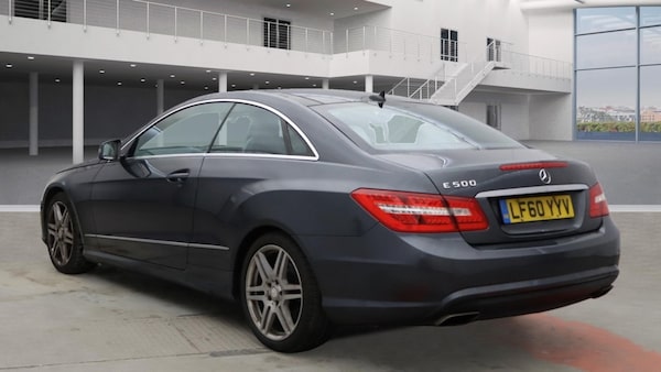 Used Mercedes-Benz E-Class 2010 for sale - 76237356: Photo 3