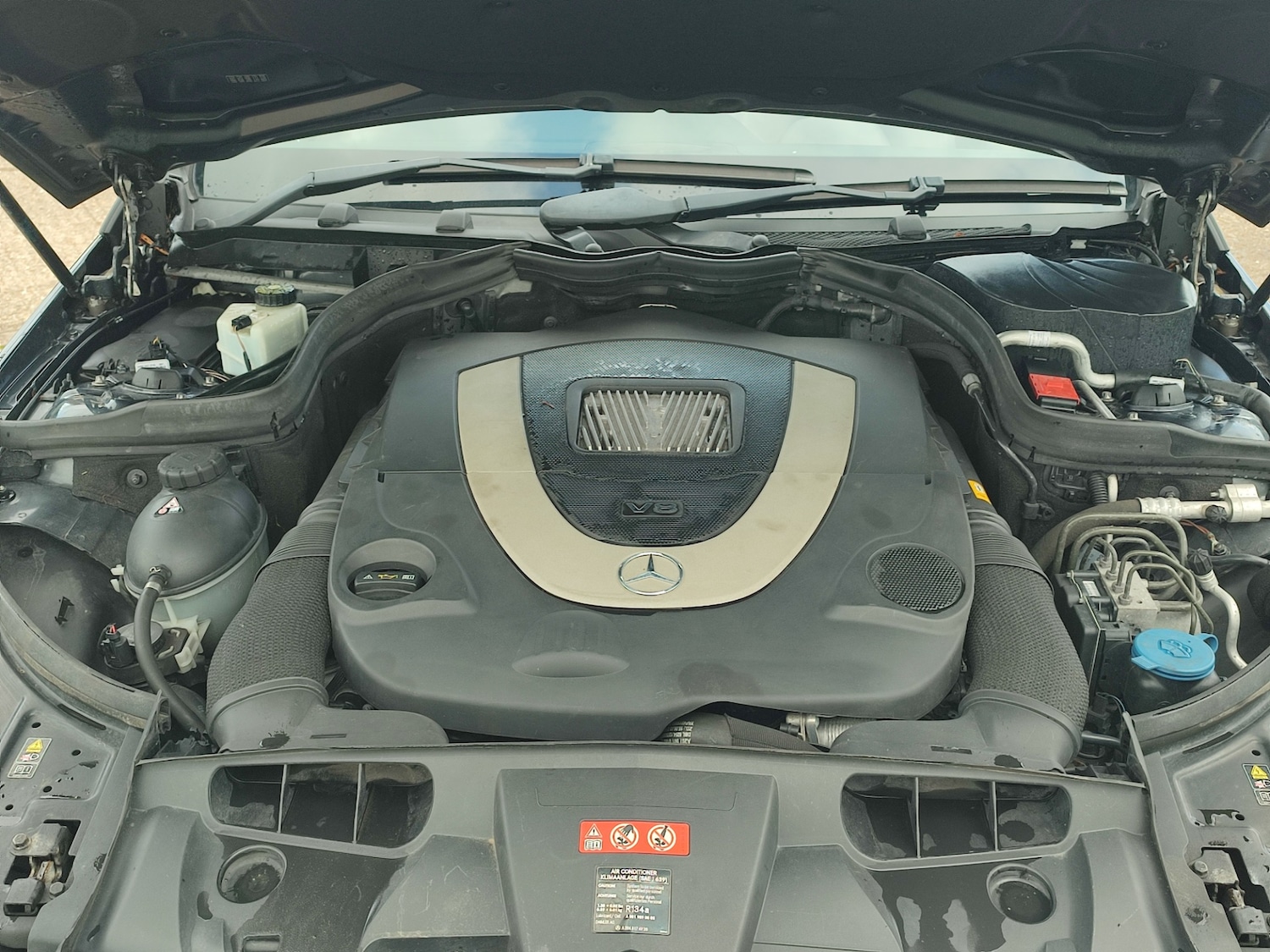 Used Mercedes-Benz E Class 2010 for sale - 76237356: Photo 40